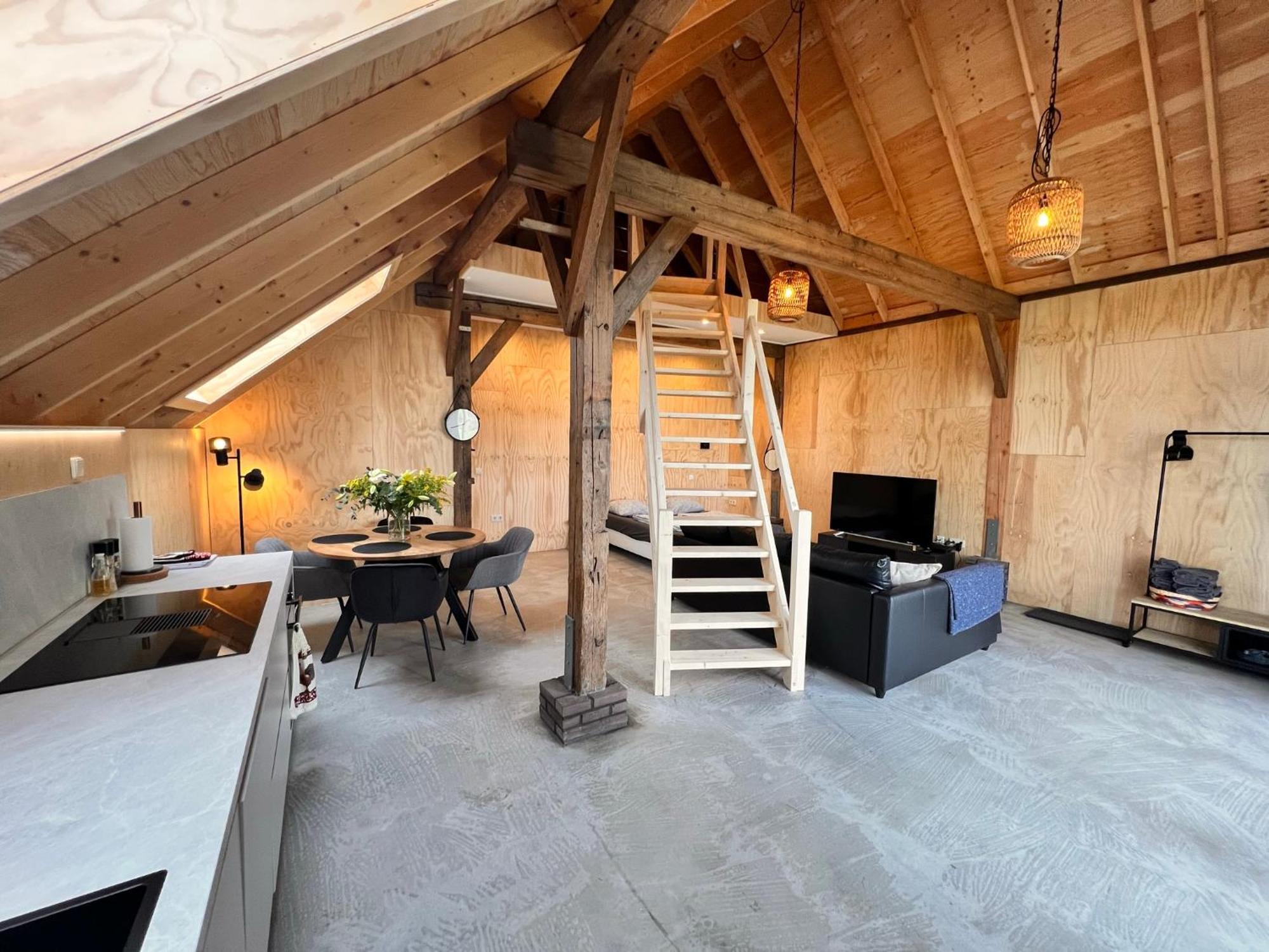 Wonen In Een Boerenschuur Uit 1899 ซโวลเลอ ภายนอก รูปภาพ